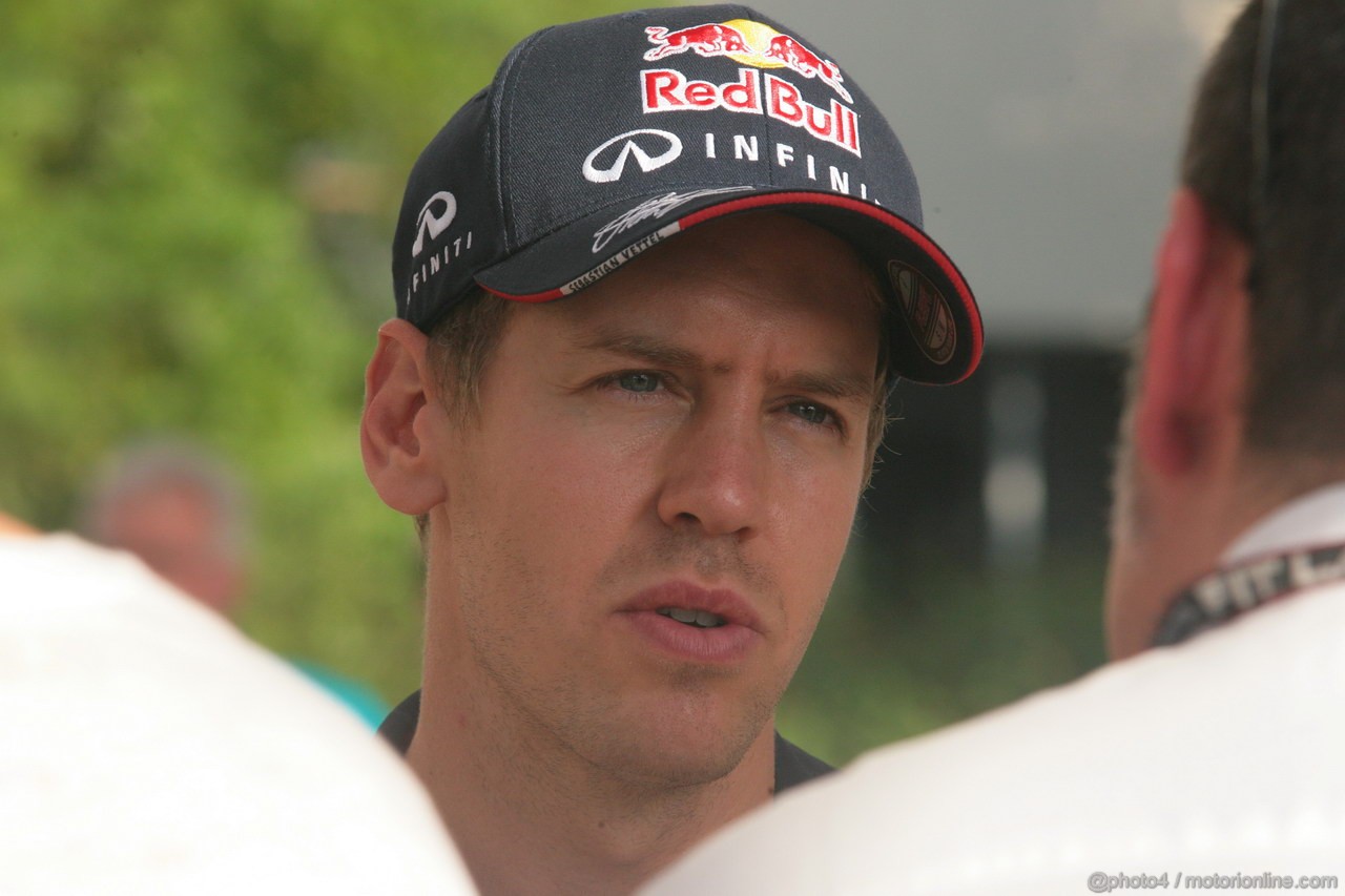 GP ABU DHABI, 31.10.2013- Sebastian Vettel (GER) Red Bull Racing RB9 