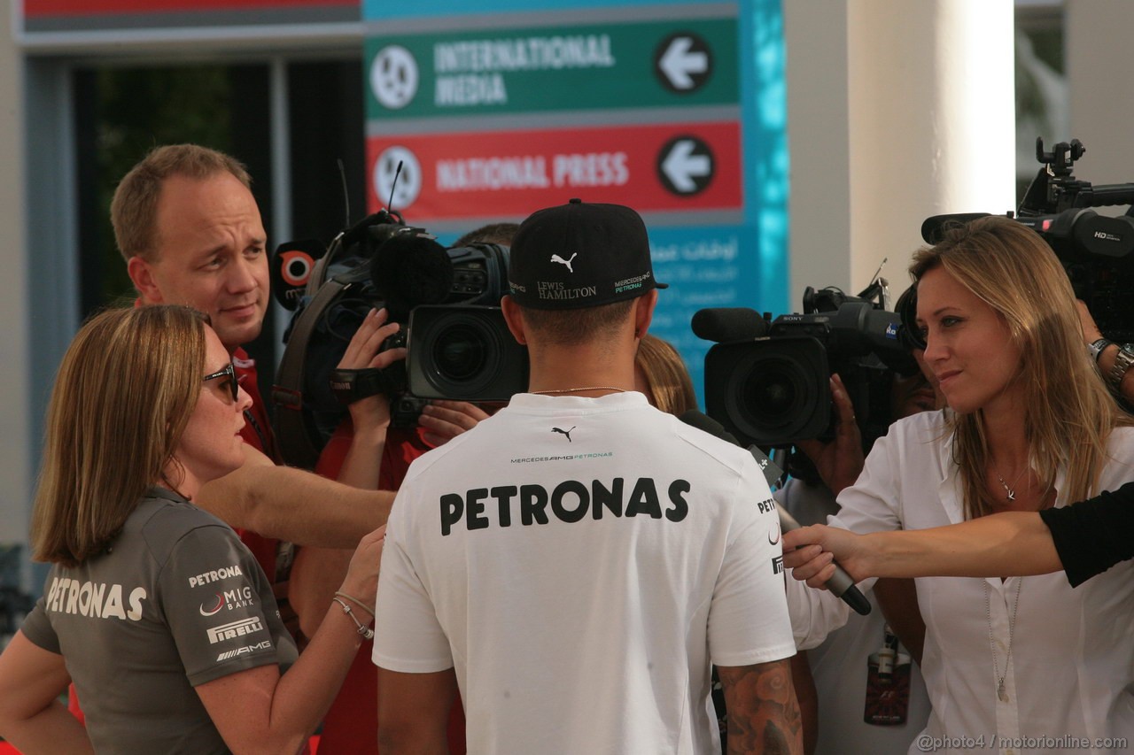 GP ABU DHABI, 31.10.2013- Lewis Hamilton (GBR) Mercedes AMG F1 W04 
