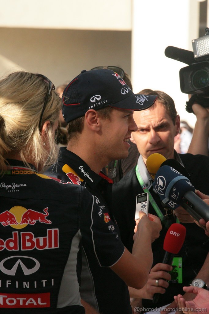 GP ABU DHABI, 31.10.2013- Sebastian Vettel (GER) Red Bull Racing RB9 