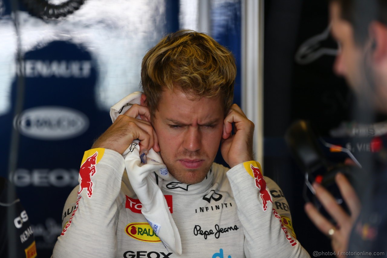 GP ABU DHABI, 02.11.2013- Prove Libere 3: Sebastian Vettel (GER) Red Bull Racing RB9 