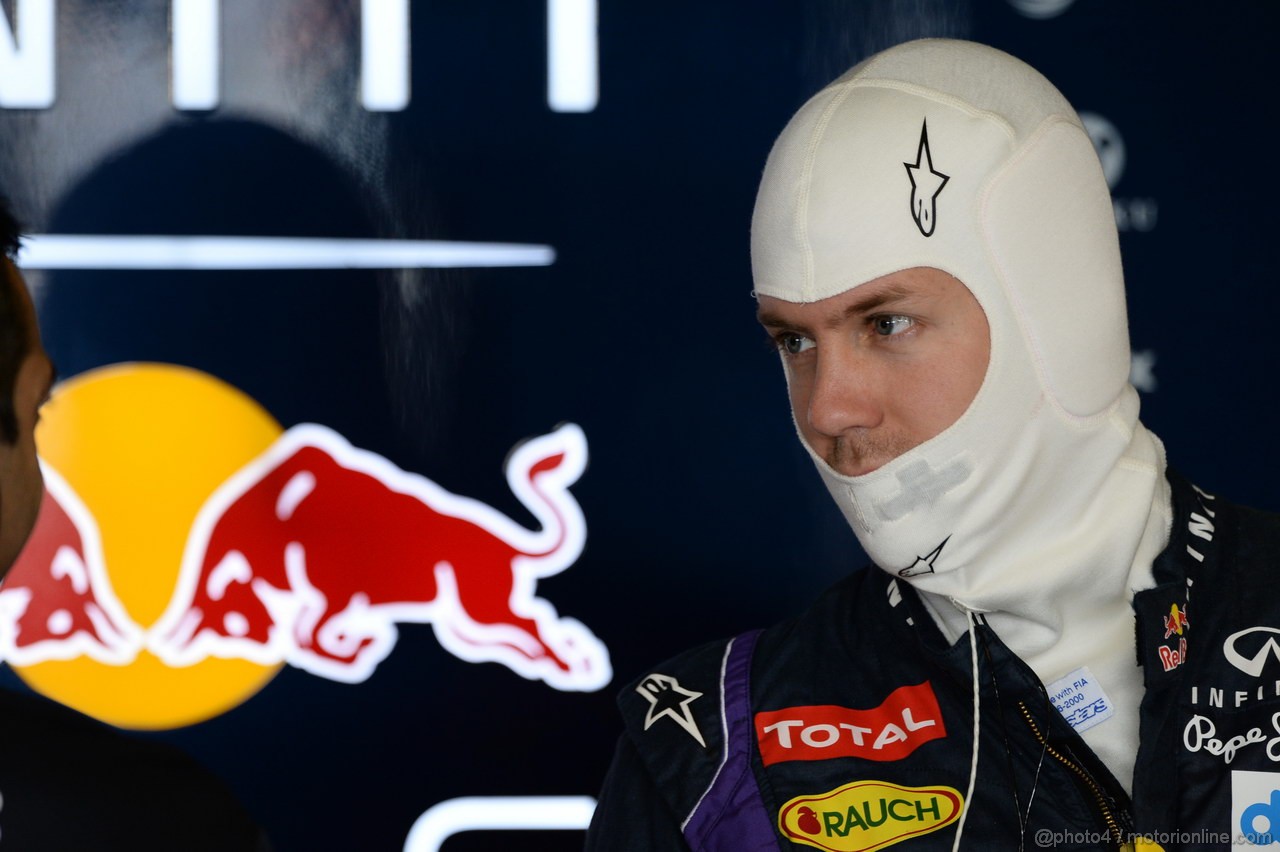 GP ABU DHABI, 02.11.2013- Prove Libere 3: Sebastian Vettel (GER) Red Bull Racing RB9 