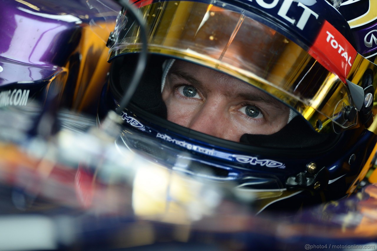 GP ABU DHABI, 02.11.2013- Prove Libere 3: Sebastian Vettel (GER) Red Bull Racing RB9 