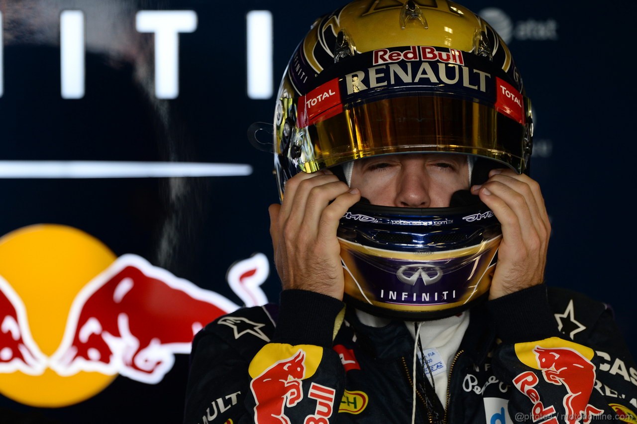 GP ABU DHABI, 02.11.2013- Prove Libere 3: Sebastian Vettel (GER) Red Bull Racing RB9 