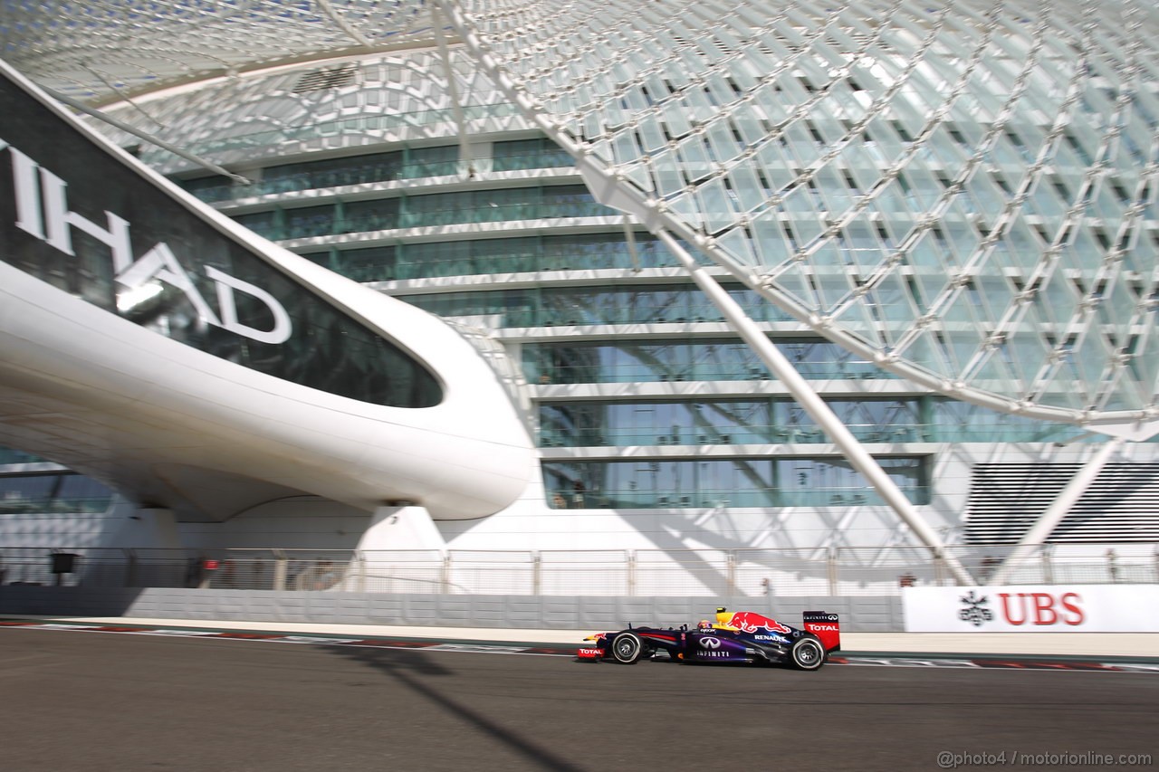 GP ABU DHABI, 02.11.2013- Prove Libere 3: Mark Webber (AUS) Red Bull Racing RB9 