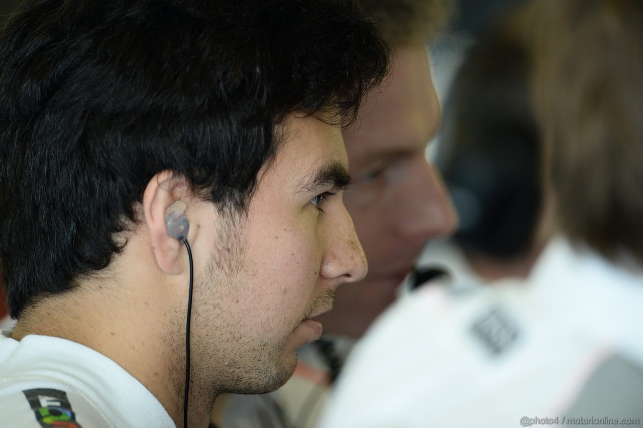 GP ABU DHABI, 02.11.2013- Prove Libere 3: Sergio Perez (MEX) McLaren MP4-28 