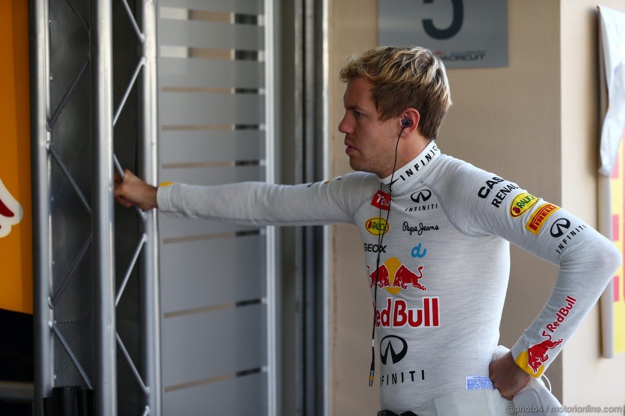 GP ABU DHABI, 02.11.2013- Prove Libere 3: Sebastian Vettel (GER) Red Bull Racing RB9 
