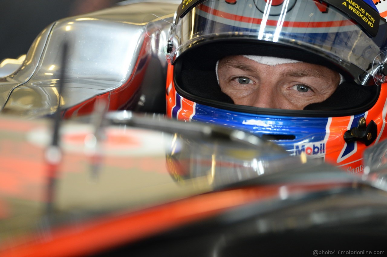 GP ABU DHABI, 02.11.2013- Prove Libere 3: Jenson Button (GBR) McLaren Mercedes MP4-28 