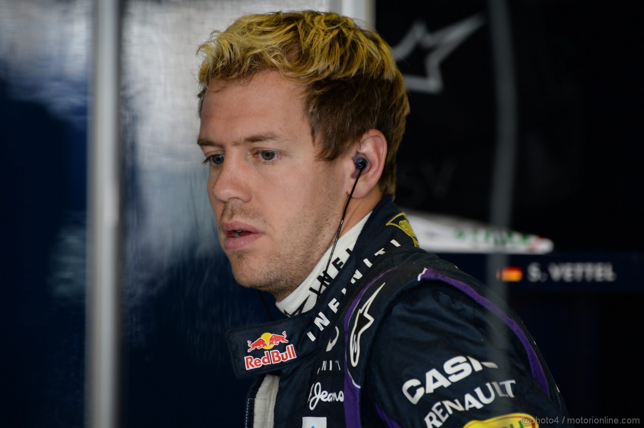 GP ABU DHABI, 02.11.2013- Prove Libere 3: Sebastian Vettel (GER) Red Bull Racing RB9 