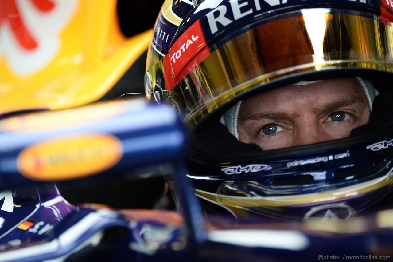 GP ABU DHABI, 02.11.2013- Prove Libere 3: Sebastian Vettel (GER) Red Bull Racing RB9 