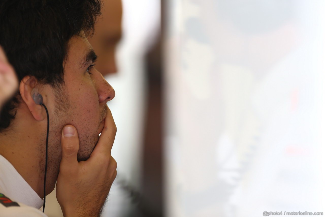 GP ABU DHABI, 02.11.2013- Prove Libere 3: Sergio Perez (MEX) McLaren MP4-28 