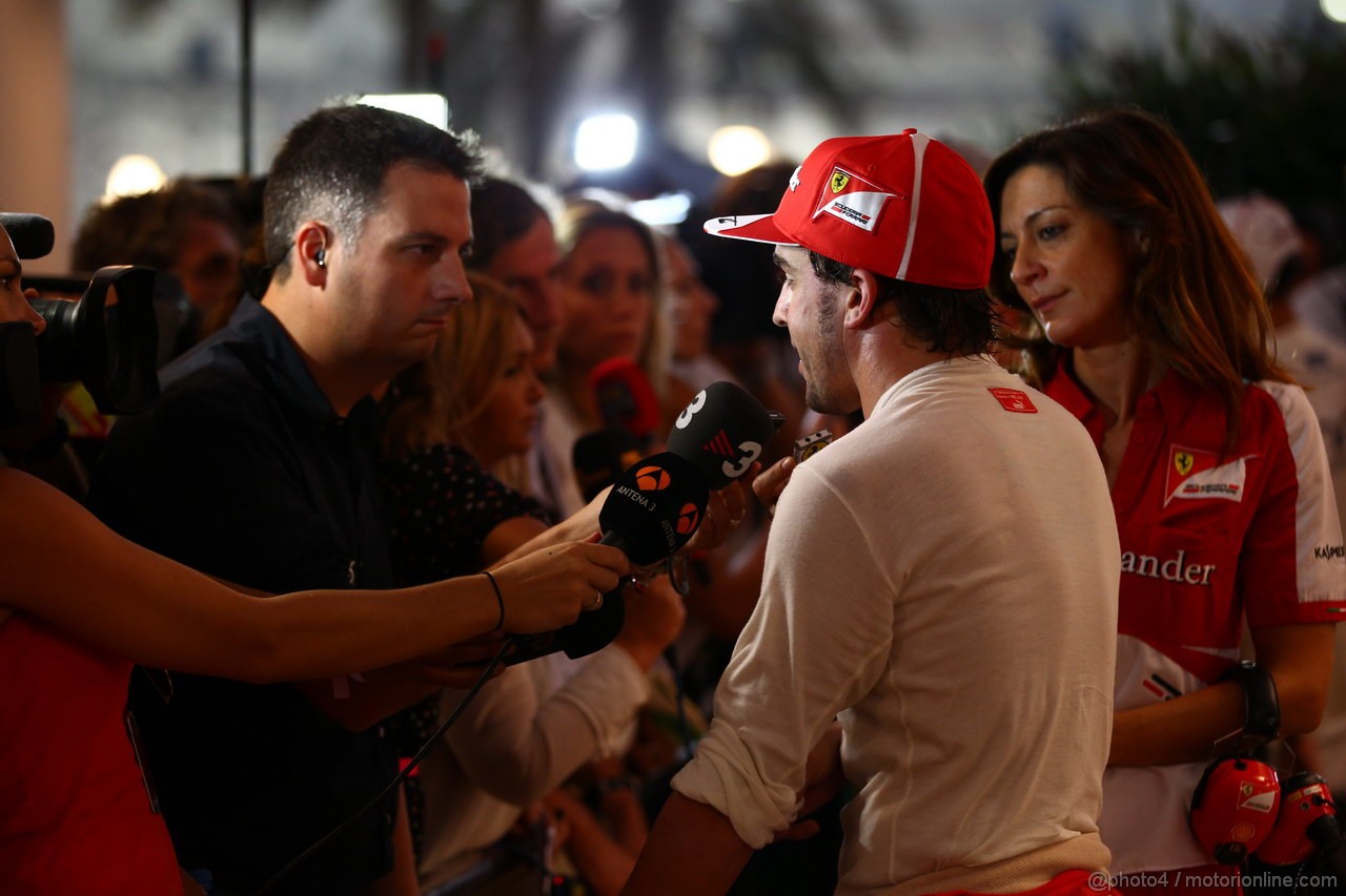 GP ABU DHABI, 02.11.2013- Qualifiche Parc Ferme Festeggiamenti, Pole position Mark Webber (AUS) Red Bull Racing RB9, 2nd Sebastian Vettel (GER) Red Bull Racing RB9, e 3rd Nico Rosberg (GER) Mercedes AMG F1 W04