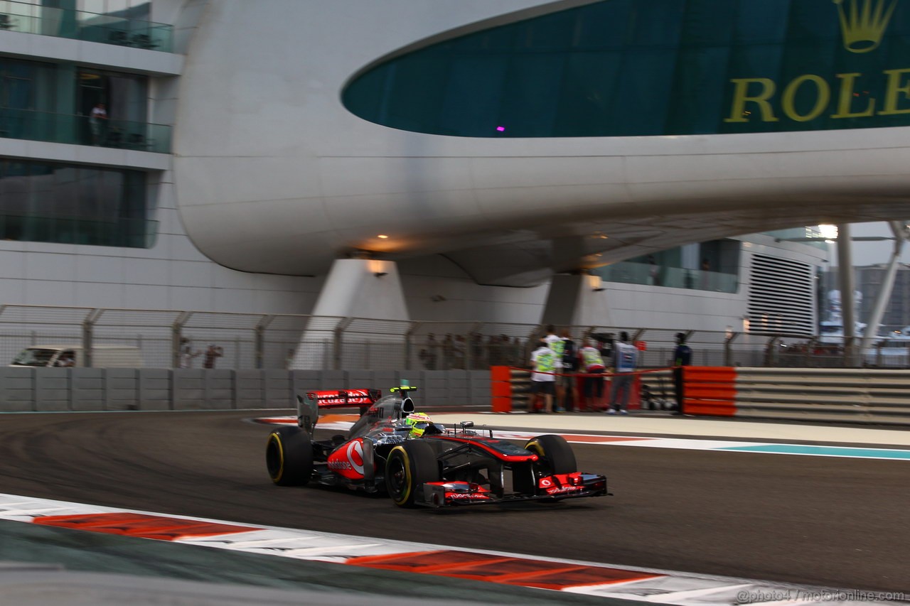 GP ABU DHABI, 02.11.2013- Qualifiche: Sergio Perez (MEX) McLaren MP4-28 
