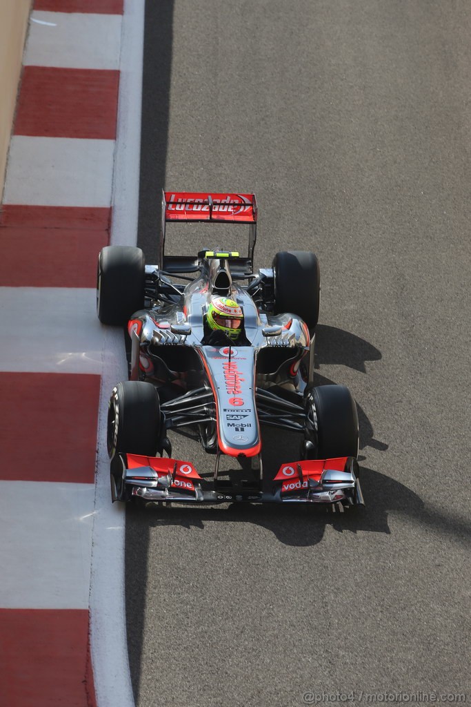 GP ABU DHABI, 02.11.2013- Prove Libere 3: Sergio Perez (MEX) McLaren MP4-28 
