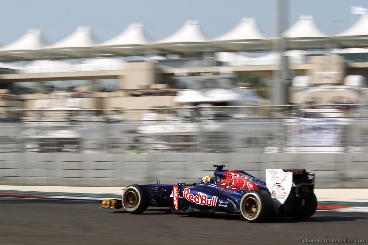 GP ABU DHABI, 02.11.2013- Prove Libere 3: Jean-Eric Vergne (FRA) Scuderia Toro Rosso STR8 
