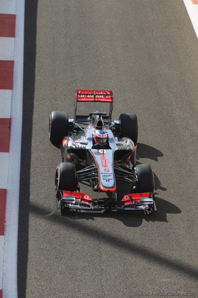 GP ABU DHABI, 02.11.2013- Prove Libere 3: Jenson Button (GBR) McLaren Mercedes MP4-28 
