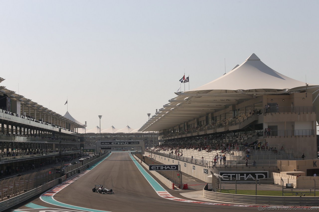 GP ABU DHABI, 02.11.2013- Prove Libere 3: Nico Hulkenberg (GER) Sauber F1 Team C32 
