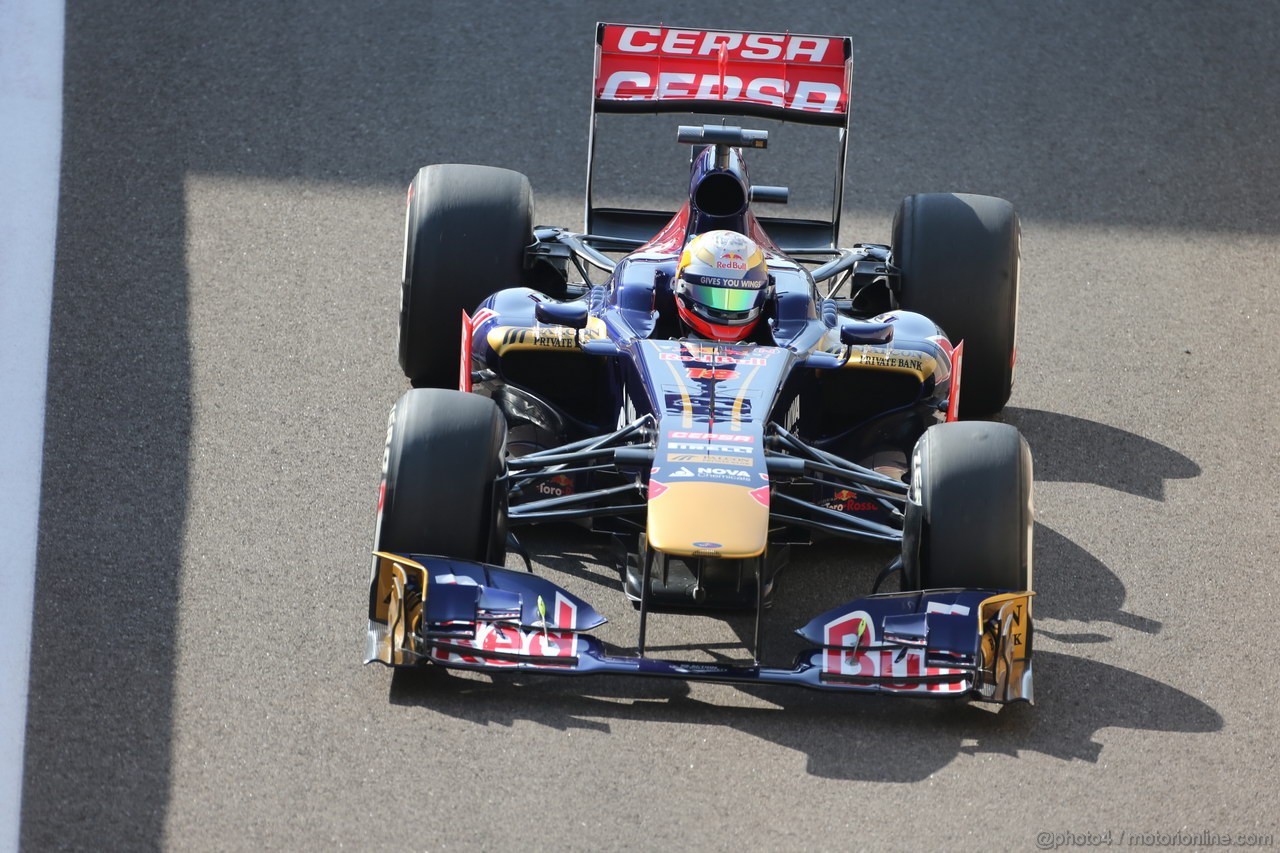 GP ABU DHABI, 02.11.2013- Prove Libere 3: Jean-Eric Vergne (FRA) Scuderia Toro Rosso STR8 
