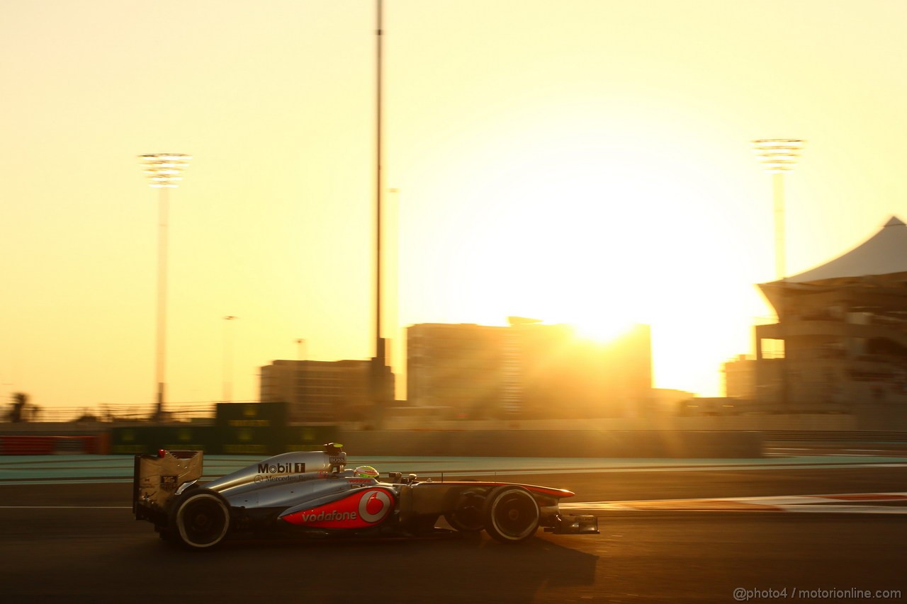 GP ABU DHABI, 02.11.2013- Qualifiche: Sergio Perez (MEX) McLaren MP4-28 
