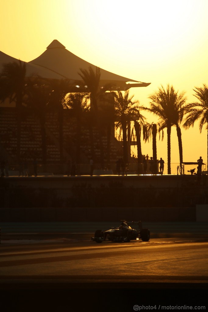 GP ABU DHABI, 02.11.2013- Qualifiche: Lewis Hamilton (GBR) Mercedes AMG F1 W04 