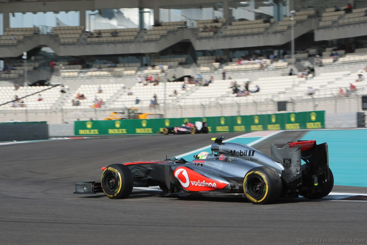 GP ABU DHABI, 02.11.2013- Qualifiche: Sergio Perez (MEX) McLaren MP4-28 