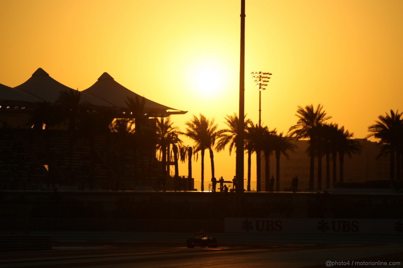 GP ABU DHABI, 02.11.2013- Qualifiche: Jenson Button (GBR) McLaren Mercedes MP4-28 
