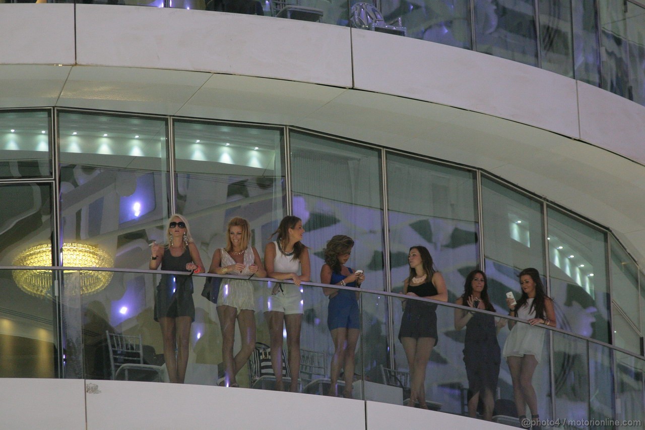 GP ABU DHABI, 02.11.2013- Atmosphere