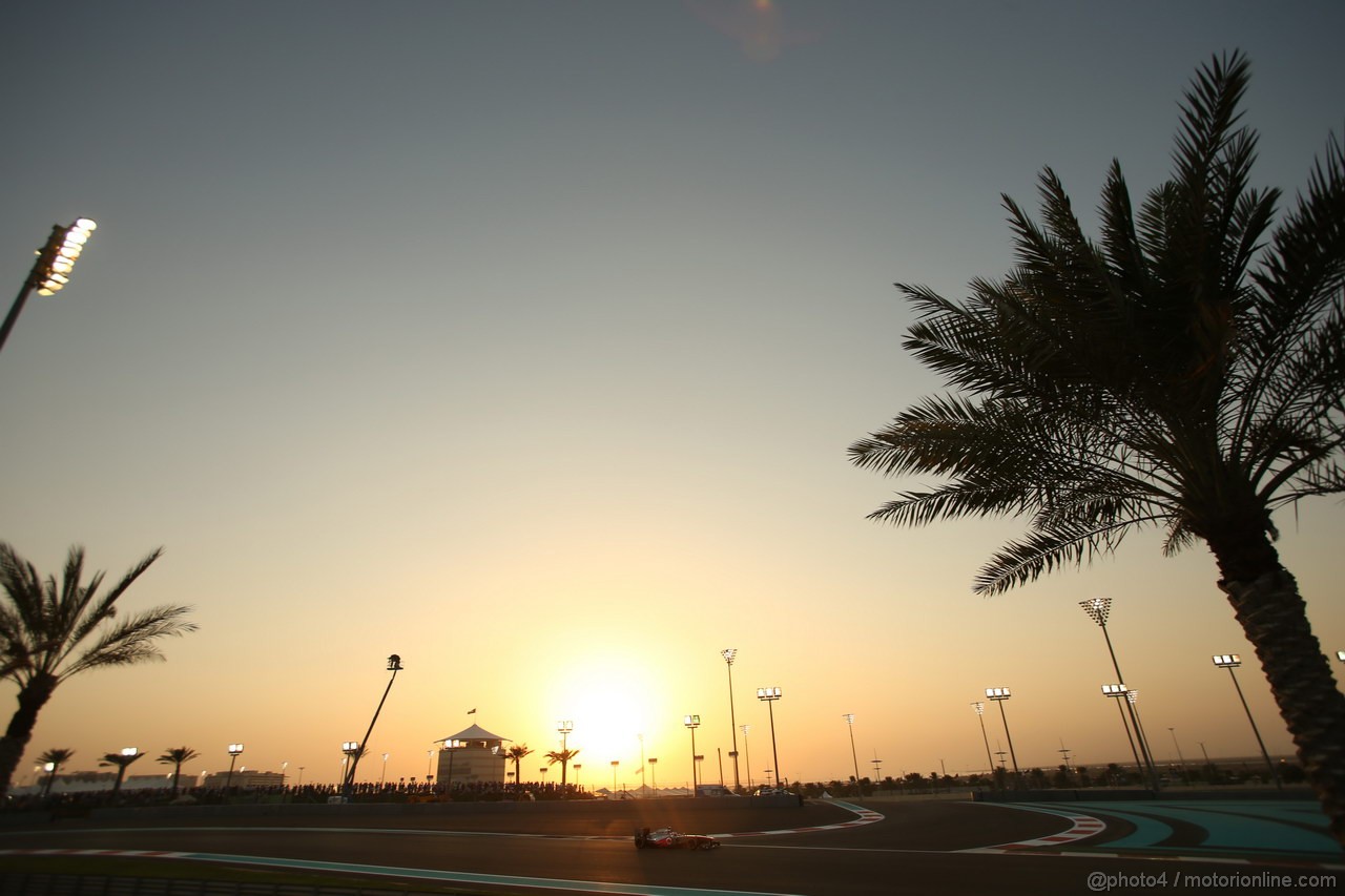 GP ABU DHABI, 02.11.2013- Qualifiche: Jenson Button (GBR) McLaren Mercedes MP4-28 