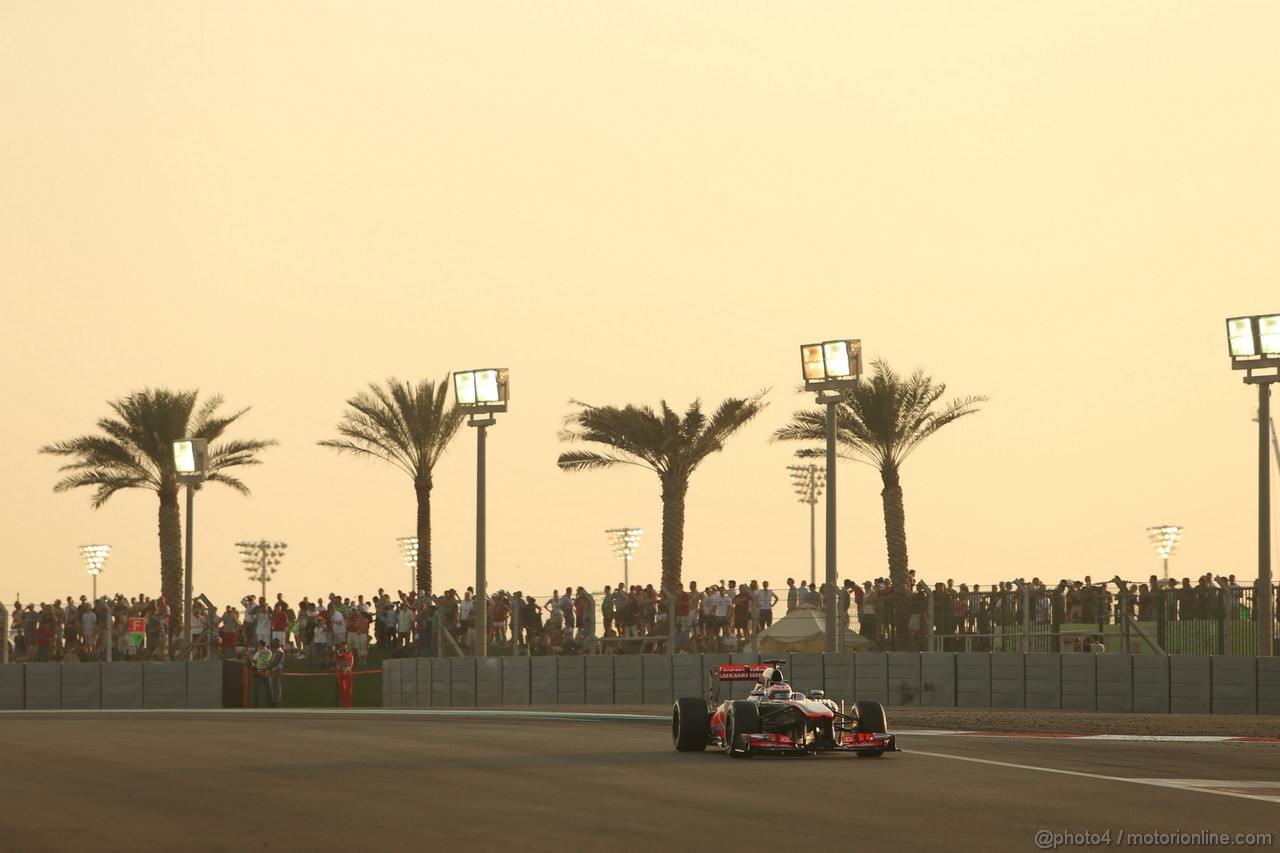GP ABU DHABI, 02.11.2013- Qualifiche: Jenson Button (GBR) McLaren Mercedes MP4-28 