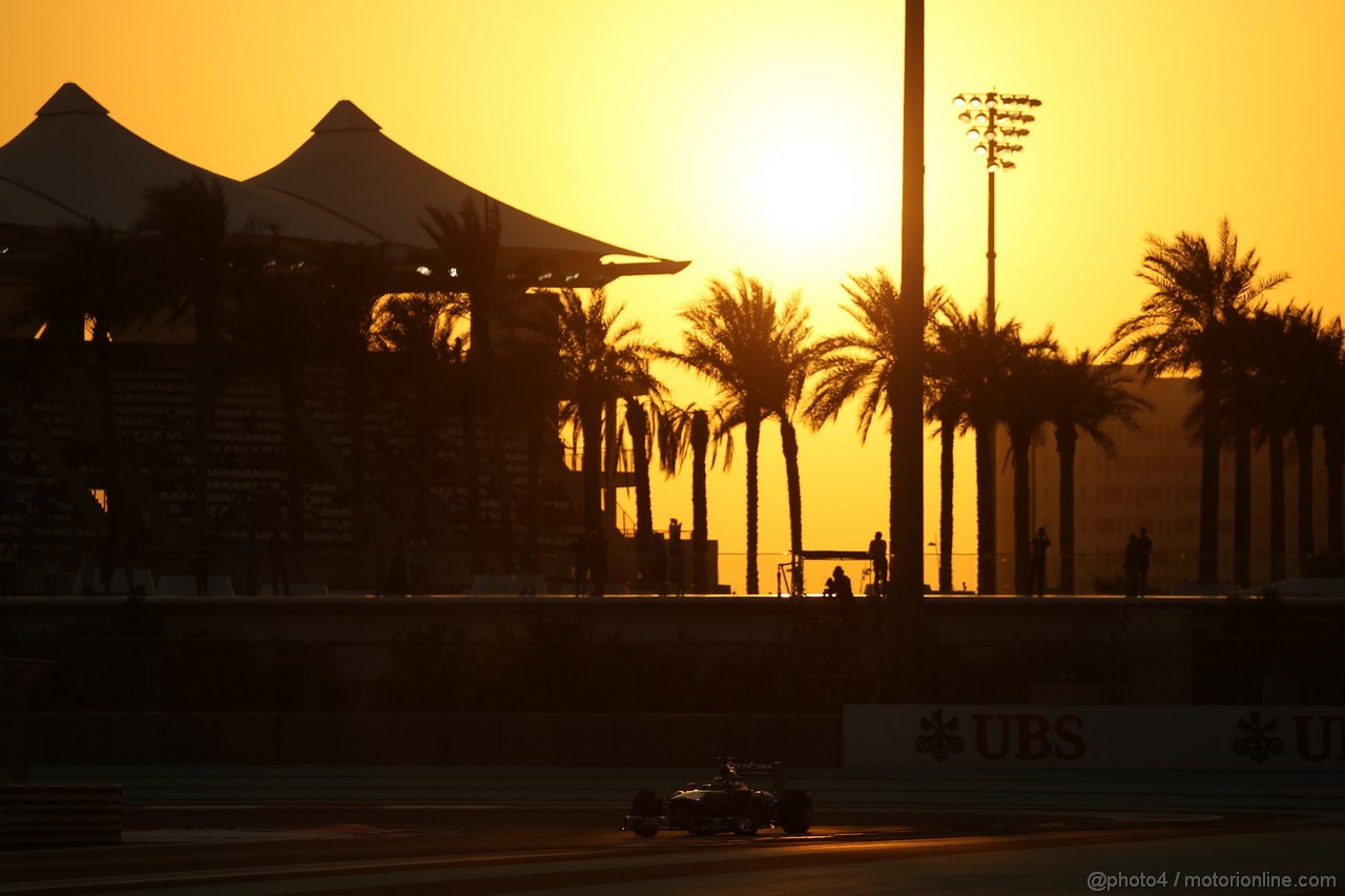 GP ABU DHABI, 02.11.2013- Qualifiche: Nico Rosberg (GER) Mercedes AMG F1 W04 