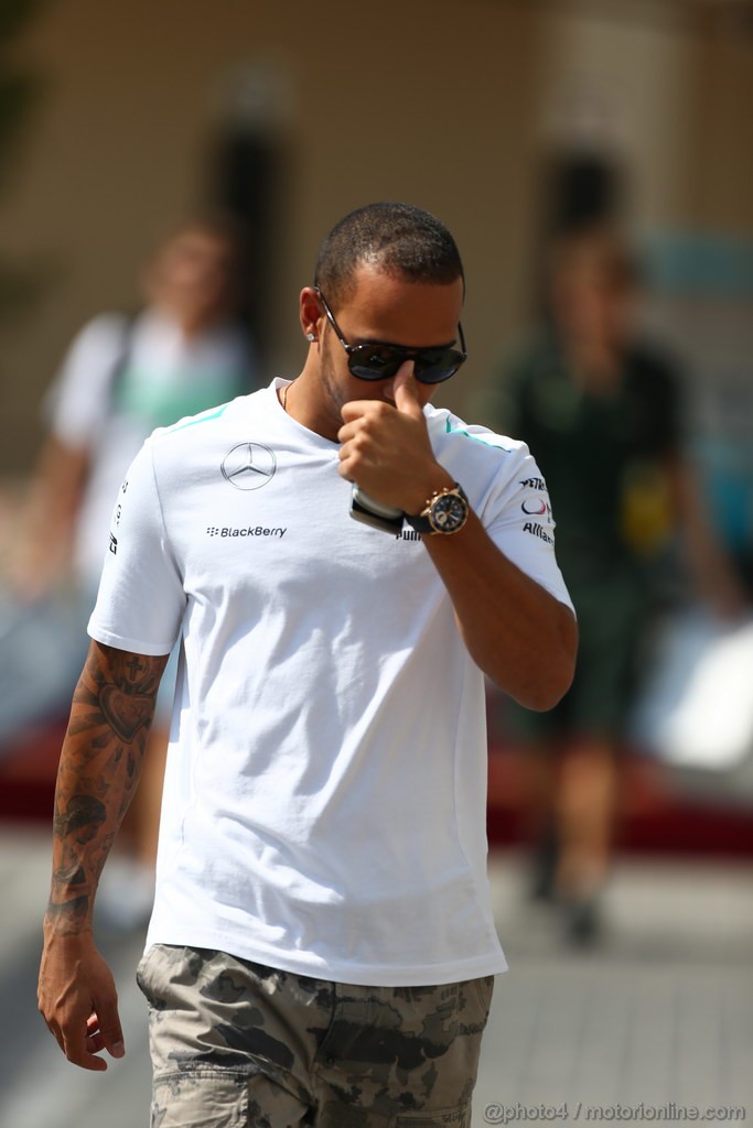 GP ABU DHABI, 01.11.2013- Lewis Hamilton (GBR) Mercedes AMG F1 W04 