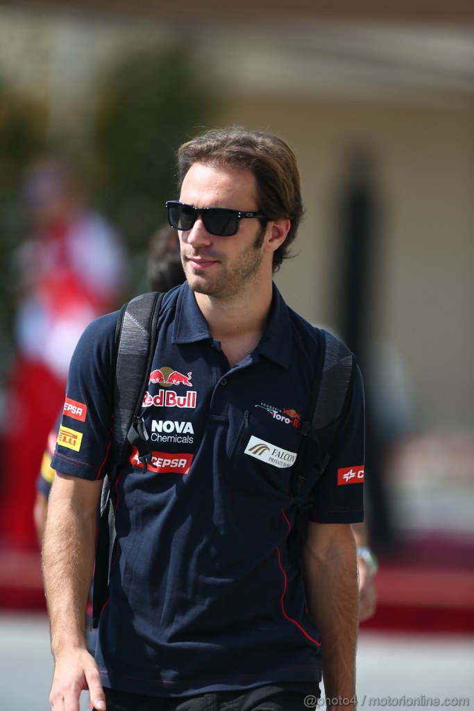 GP ABU DHABI, 01.11.2013- Jean-Eric Vergne (FRA) Scuderia Toro Rosso STR8 
