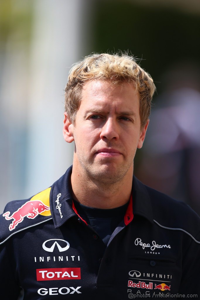 GP ABU DHABI, 01.11.2013- Sebastian Vettel (GER) Red Bull Racing RB9 