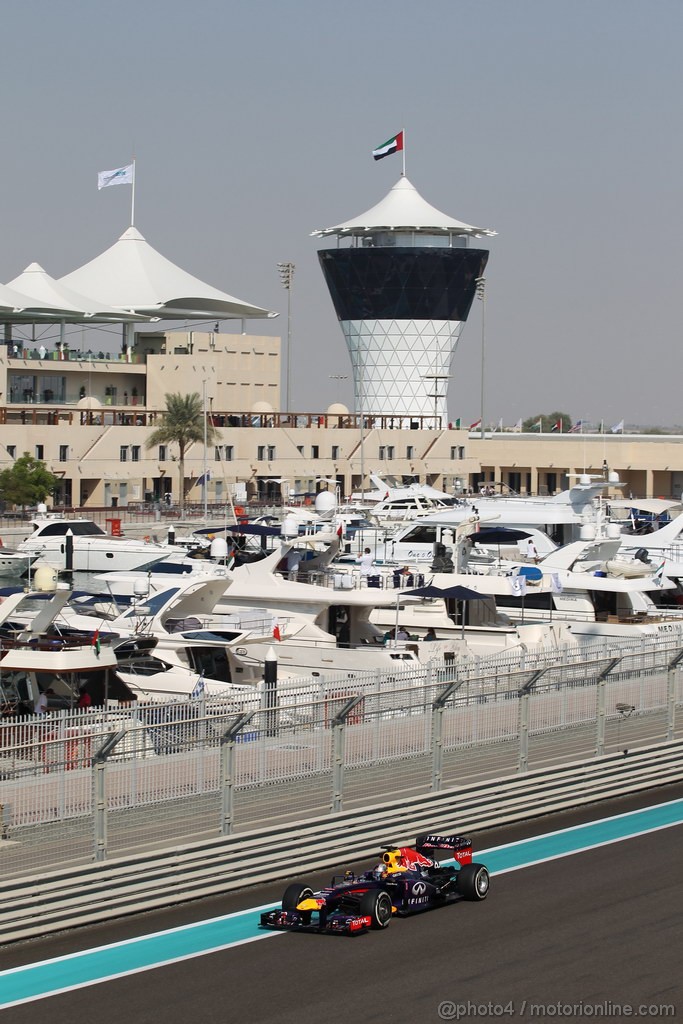 GP ABU DHABI, 01.11.2013- Prove Libere 1: Sebastian Vettel (GER) Red Bull Racing RB9 