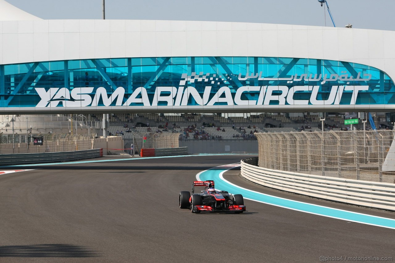 GP ABU DHABI, 01.11.2013- Prove Libere 1: Jenson Button (GBR) McLaren Mercedes MP4-28 