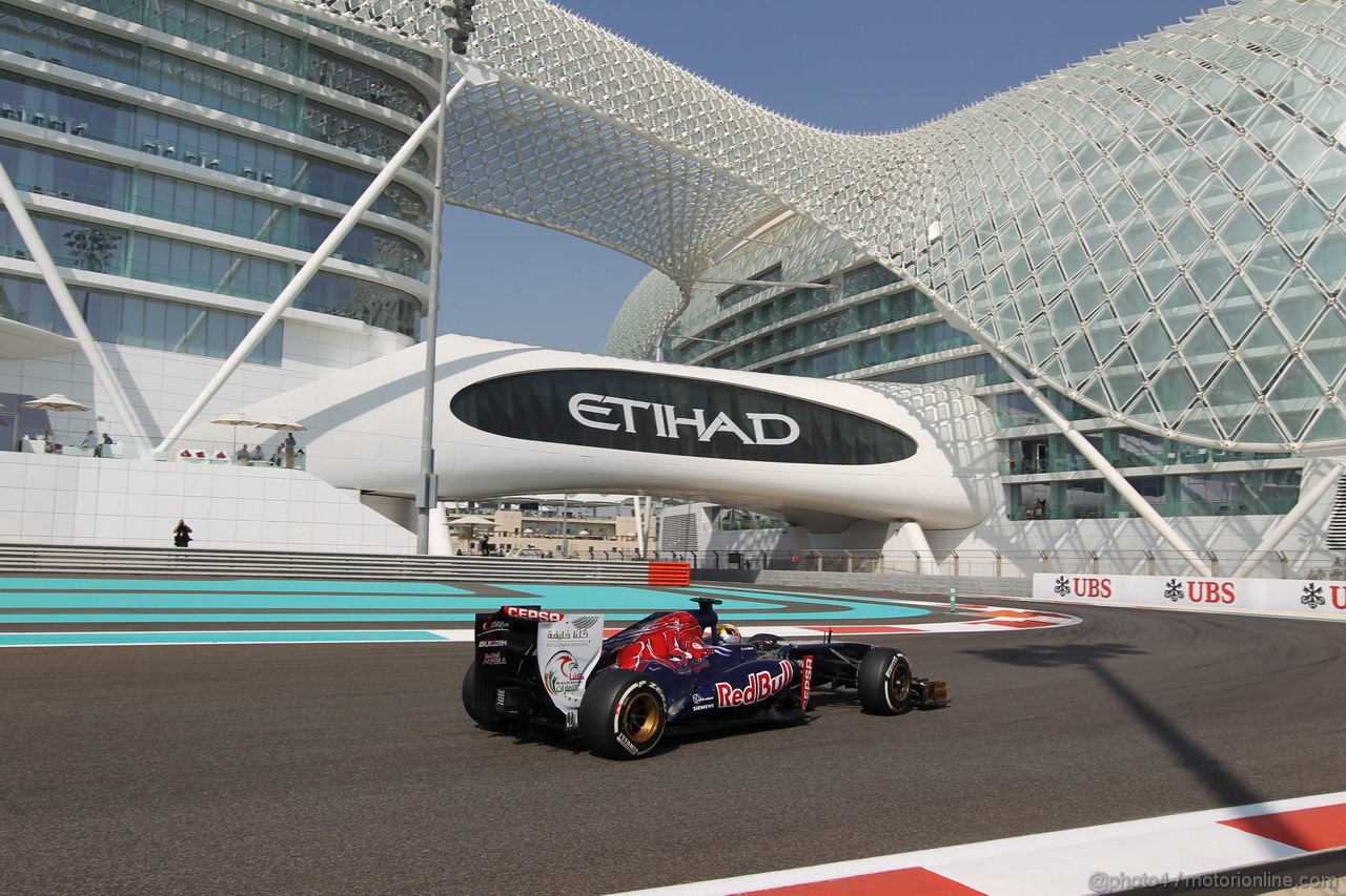 GP ABU DHABI, 01.11.2013- Prove Libere 1: Jean-Eric Vergne (FRA) Scuderia Toro Rosso STR8 