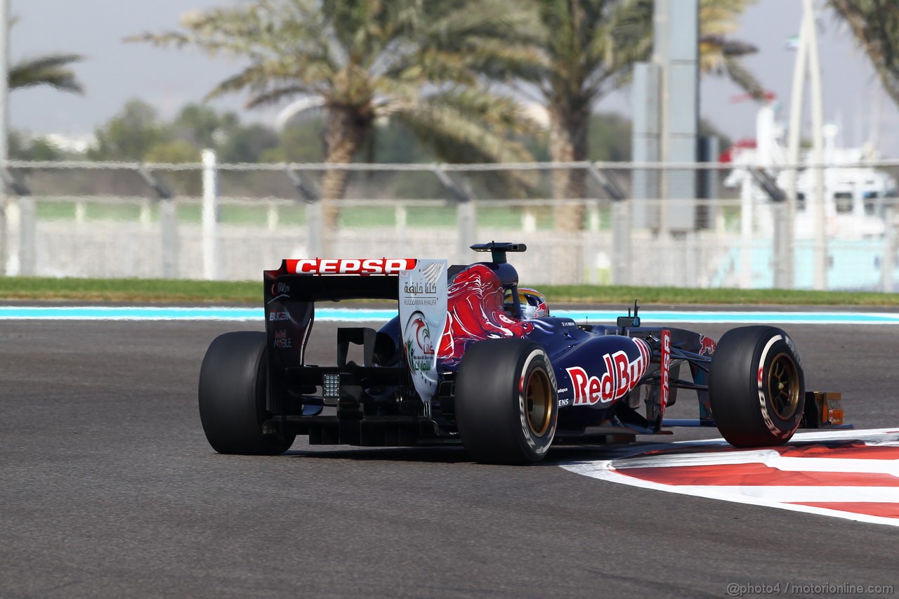 GP ABU DHABI, 01.11.2013- Prove Libere 1: Jean-Eric Vergne (FRA) Scuderia Toro Rosso STR8 