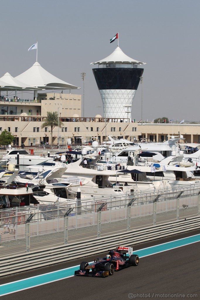 GP ABU DHABI, 01.11.2013- Prove Libere 1: Jean-Eric Vergne (FRA) Scuderia Toro Rosso STR8 