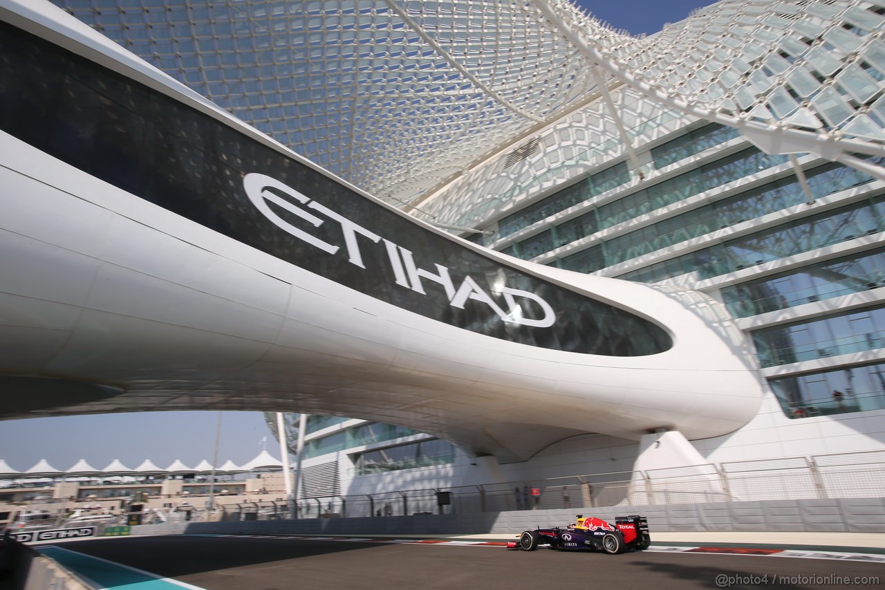 GP ABU DHABI, 01.11.2013- Prove Libere 1, Sebastian Vettel (GER) Red Bull Racing RB9