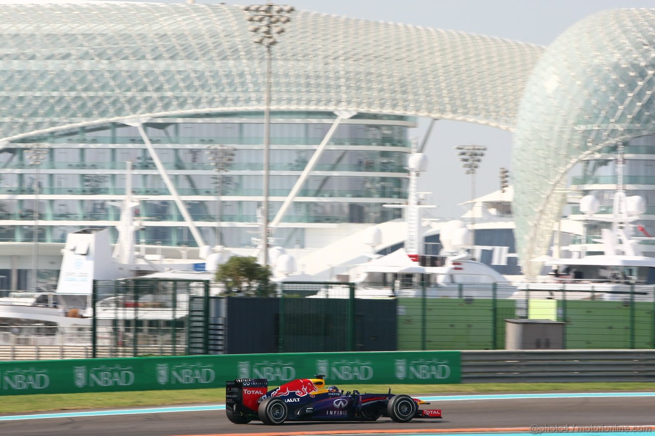GP ABU DHABI, 01.11.2013- Prove Libere 1, Sebastian Vettel (GER) Red Bull Racing RB9