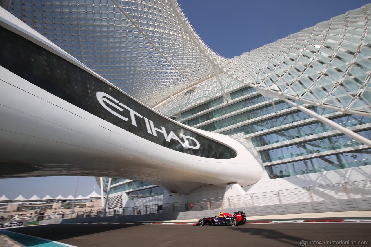 GP ABU DHABI, 01.11.2013- Prove Libere 1, Mark Webber (AUS) Red Bull Racing RB9