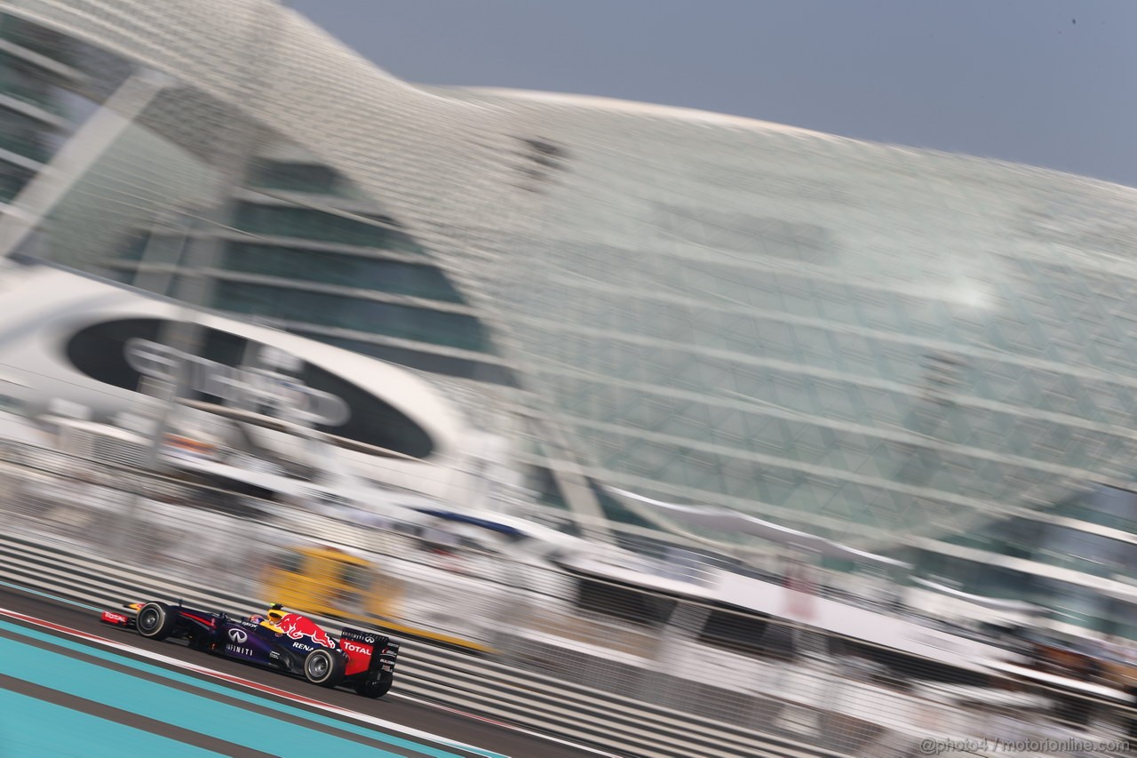 GP ABU DHABI, 01.11.2013- Prove Libere 1, Mark Webber (AUS) Red Bull Racing RB9