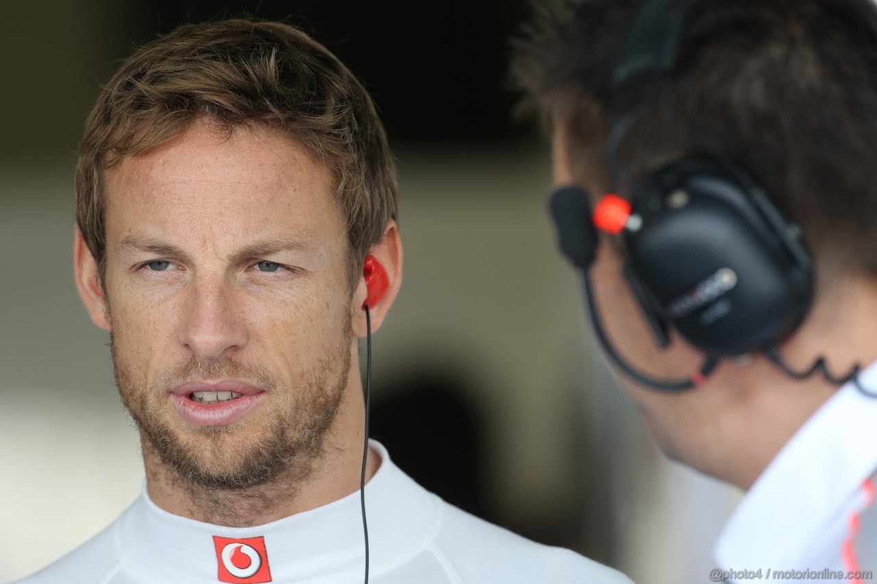 GP ABU DHABI, 01.11.2013- Prove Libere 1, Jenson Button (GBR) McLaren Mercedes MP4-28