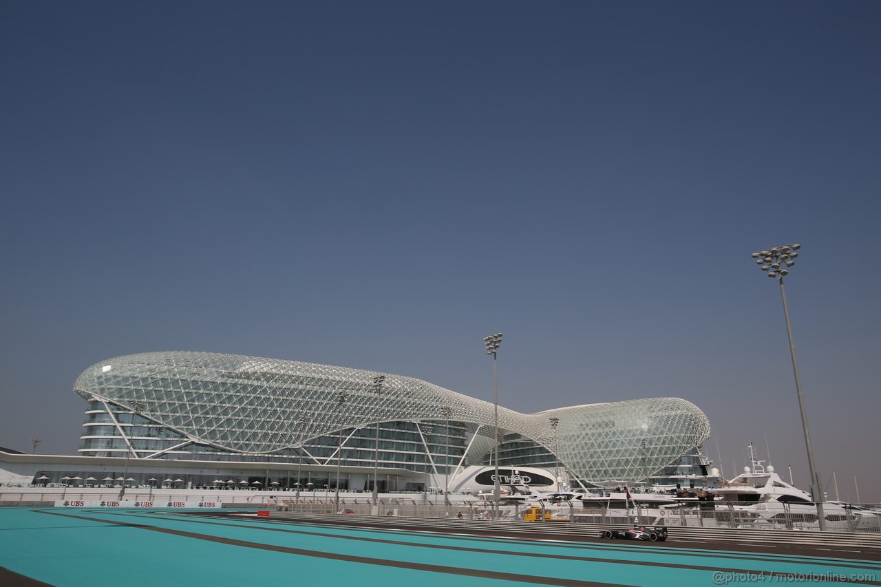 GP ABU DHABI, 01.11.2013- Prove Libere 1, Nico Hulkenberg (GER) Sauber F1 Team C32