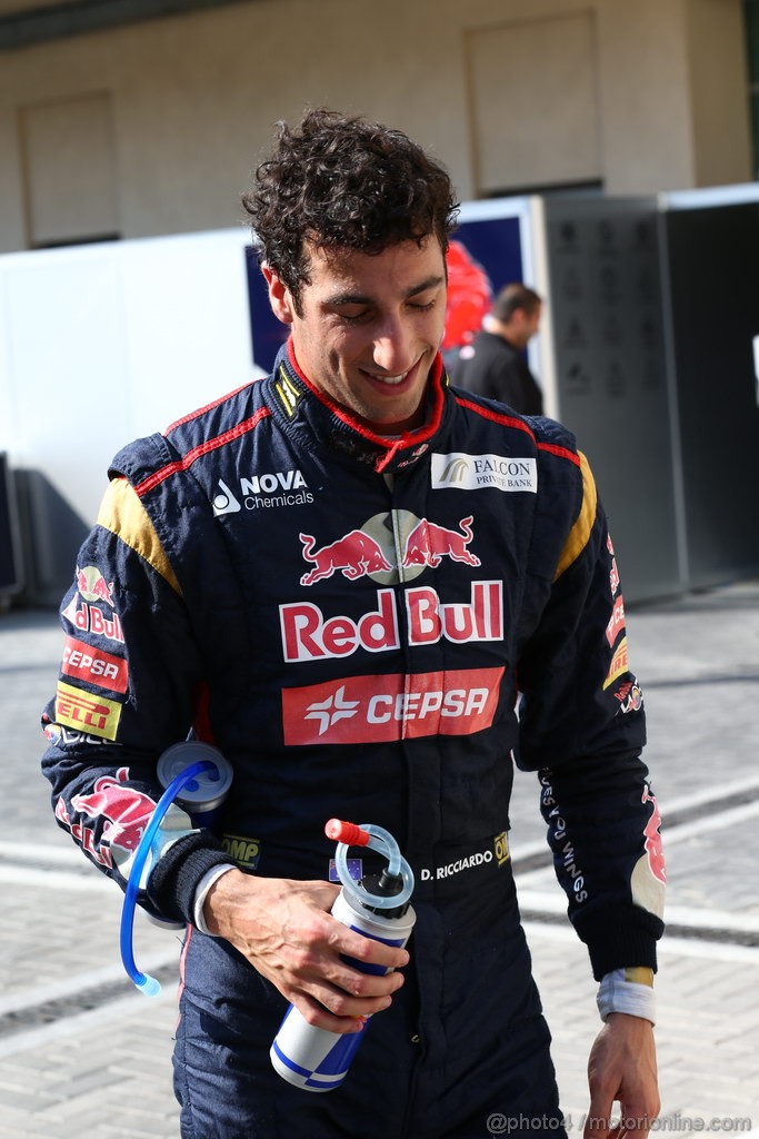GP ABU DHABI, 01.11.2013- Prove Libere 1, Daniel Ricciardo (AUS) Scuderia Toro Rosso STR8