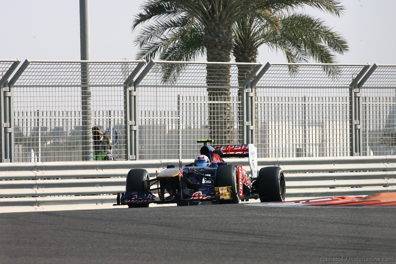 GP ABU DHABI, 01.11.2013- Prove Libere 1, Daniel Ricciardo (AUS) Scuderia Toro Rosso STR8