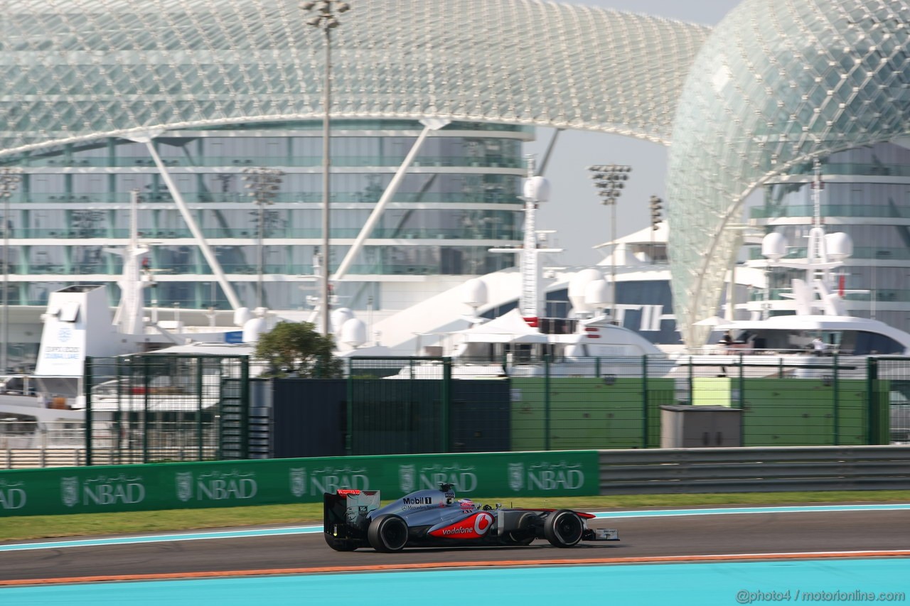GP ABU DHABI, 01.11.2013- Prove Libere 1, Jenson Button (GBR) McLaren Mercedes MP4-28