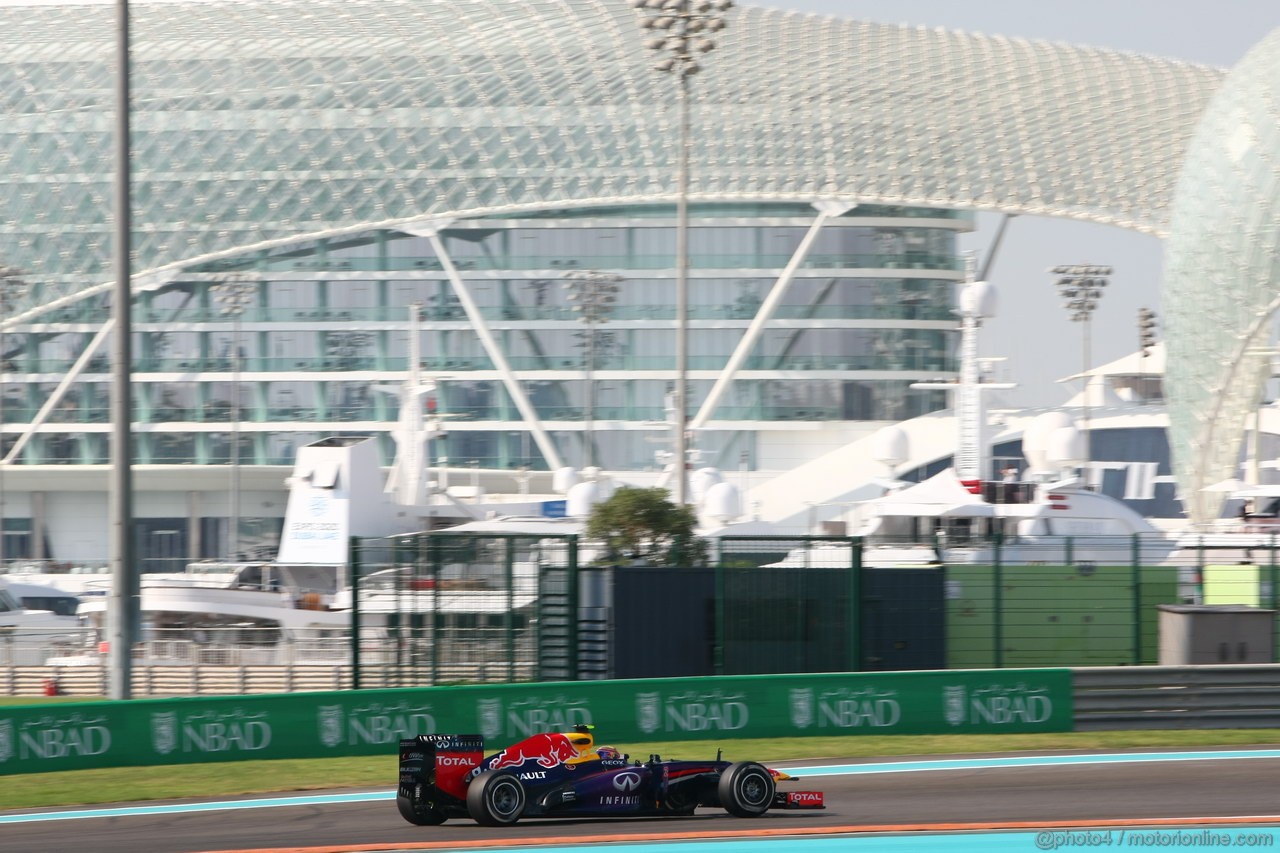GP ABU DHABI, 01.11.2013- Prove Libere 1, Mark Webber (AUS) Red Bull Racing RB9