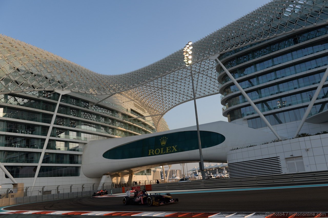 GP ABU DHABI, 01.11.2013- Prove Libere 2: Jean-Eric Vergne (FRA) Scuderia Toro Rosso STR8 