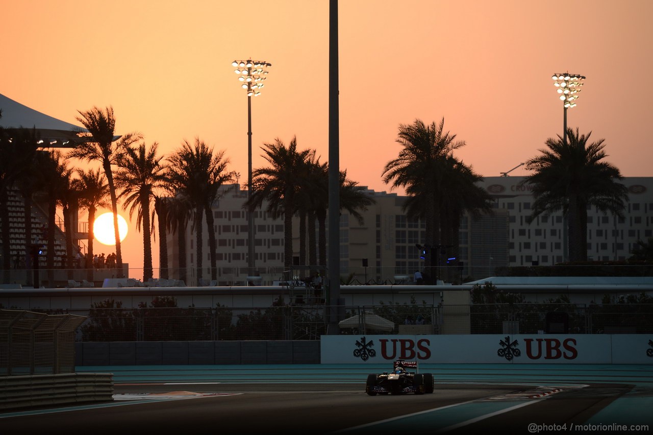 GP ABU DHABI, 01.11.2013- Prove Libere 2: Jean-Eric Vergne (FRA) Scuderia Toro Rosso STR8 