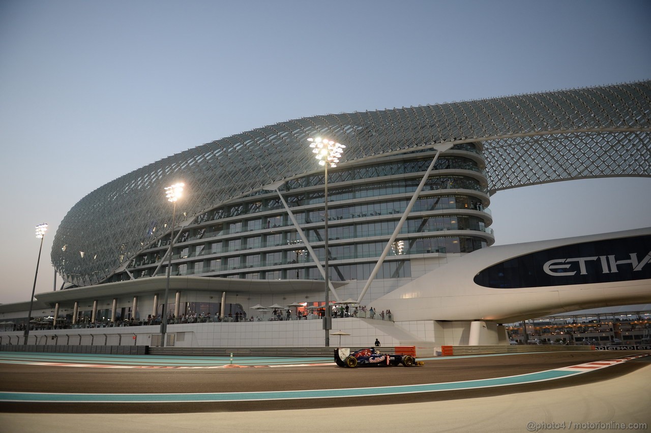 GP ABU DHABI, 01.11.2013- Prove Libere 2: Jean-Eric Vergne (FRA) Scuderia Toro Rosso STR8 